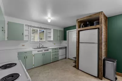 2402 NE 3rd, Prineville, OR 97754 - Photo 11