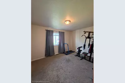 5556 State Street, Klamath Falls, OR 97603 - Photo 11
