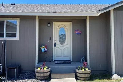 5556 State Street, Klamath Falls, OR 97603 - Photo 3