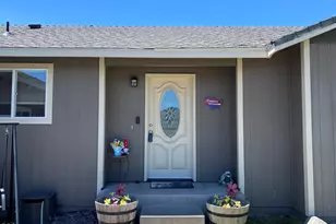 5556 State St, Klamath Falls, OR 97603 - Photo 3