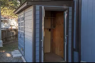 61000 Brosterhous Rd, Bend, OR 97702 - Photo 7