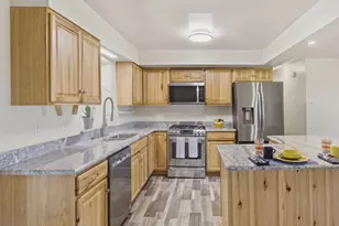 1225 SE Grandview Ave, Grants Pass, OR 97527 - Photo 7