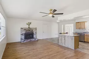 1225 SE Grandview Ave, Grants Pass, OR 97527 - Photo 11
