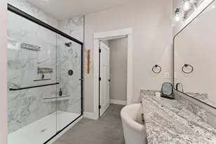 1004 Arana Dr, Phoenix, OR 97535 - Photo 15