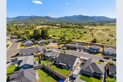 1004 Arana Drive, Phoenix, OR 97535 - Photo 23