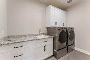 1004 Arana Dr, Phoenix, OR 97535 - Photo 21