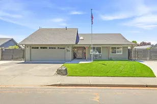 2348 Silver Palm Dr, Medford, OR 97504 - Photo 3