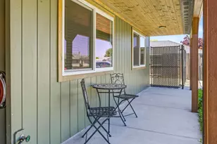 2348 Silver Palm Dr, Medford, OR 97504 - Photo 5
