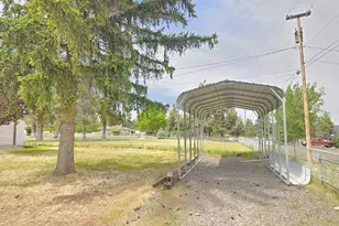 10912 Mesa Ct, Klamath Falls, OR 97601 - Photo 3