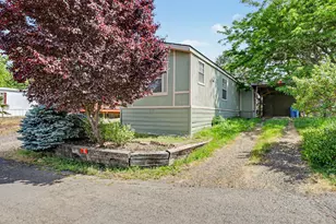 421 Stevens Rd, Eagle Point, OR 97524 - Photo 1