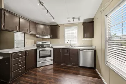 421 Stevens Road #UNIT 34, Eagle Point, OR 97524 - Photo 9