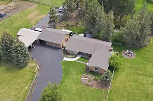 22539 Martee Ln, Bend, OR 97701 - Photo 3