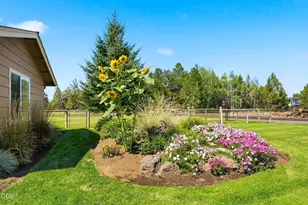 22539 Martee Ln, Bend, OR 97701 - Photo 13