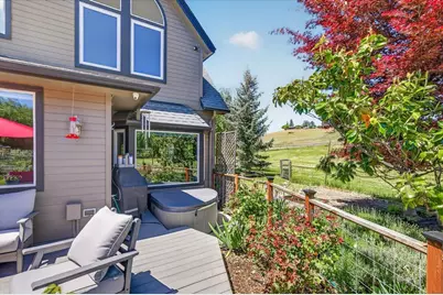 39 E Valley View Road, Ashland, OR 97520 - Photo 11