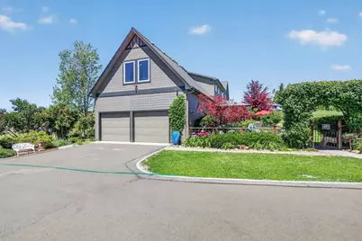 39 E Valley View Road, Ashland, OR 97520 - Photo 9