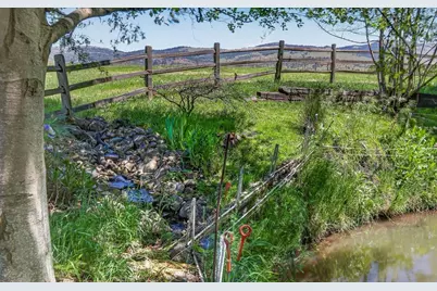 39 E Valley View Road, Ashland, OR 97520 - Photo 51