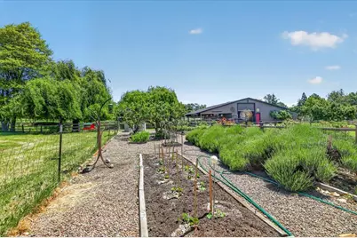 39 E Valley View Road, Ashland, OR 97520 - Photo 57