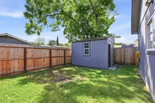 201 SW Dimmick St, Grants Pass, OR 97526 - Photo 9