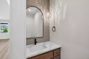 4302 Vista Pointe Dr, Medford, OR 97504 - Photo 13