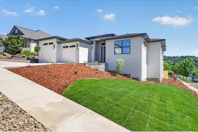 4302 Vista Pointe Drive, Medford, OR 97504 - Photo 3