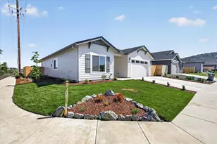 3707 Ford Dr, Medford, OR 97504 - Photo 3