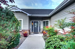 33 Broken Stone Way, Eagle Point, OR 97524 - Photo 3