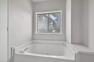 555 Freeman Rd, Central Point, OR 97502 - Photo 15