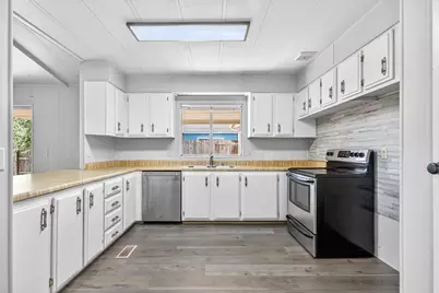 555 Freeman Road #UNIT 127, Central Point, OR 97502 - Photo 9