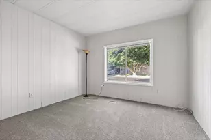 555 Freeman Rd, Central Point, OR 97502 - Photo 19