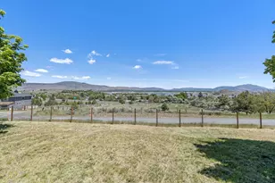 2630 Frontage Rd, Klamath Falls, OR 97601 - Photo 17