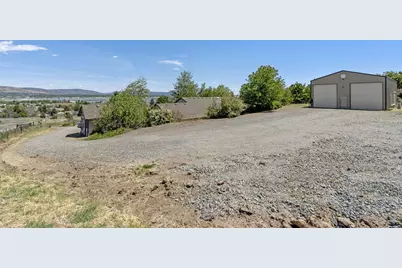 2630 Frontage Road, Klamath Falls, OR 97601 - Photo 59