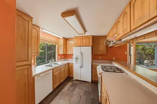 20584 Brightenwood Ln, Bend, OR 97702 - Photo 9