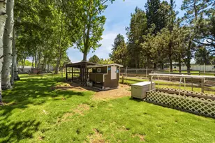 61908 Pettigrew Rd, Bend, OR 97702 - Photo 53