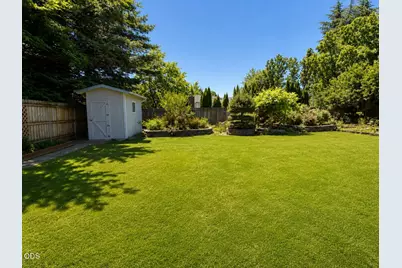 523 Golf View Drive, Medford, OR 97504 - Photo 17