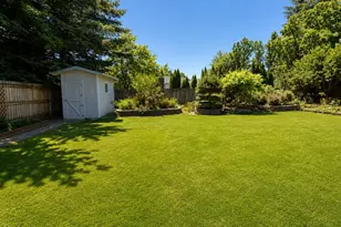 523 Golf View Dr, Medford, OR 97504 - Photo 17