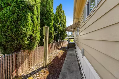 286 Lakeview Drive, Grants Pass, OR 97526 - Photo 5