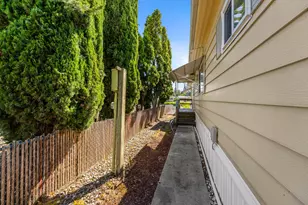 286 Lakeview Dr, Grants Pass, OR 97526 - Photo 5