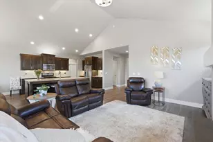 855 NE Hudspeth Cir, Prineville, OR 97754 - Photo 13