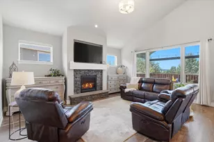 855 NE Hudspeth Cir, Prineville, OR 97754 - Photo 11