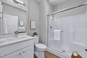 20516 NE Empire Ave, Bend, OR 97701 - Photo 29