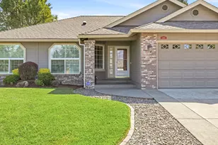 1431 Yellowstone Ave, Medford, OR 97504 - Photo 3
