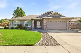 1431 Yellowstone Ave, Medford, OR 97504 - Photo 1