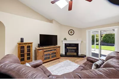 1431 Yellowstone Avenue, Medford, OR 97504 - Photo 19