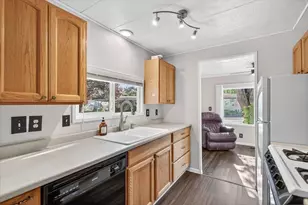2252 Table Rock, Medford, OR 97501 - Photo 13