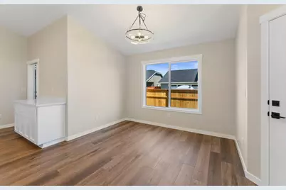 2812 SW Elmer Nelson Lane, Grants Pass, OR 97527 - Photo 9