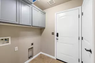 7925 Timberline, White City, OR 97503 - Photo 15