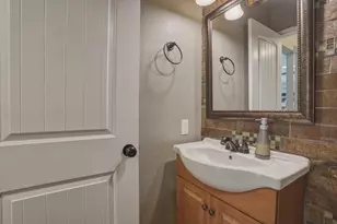 973 NE Paula Dr, Bend, OR 97701 - Photo 19