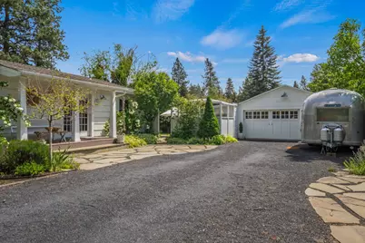 335 SW McKinley Avenue, Bend, OR 97702 - Photo 3