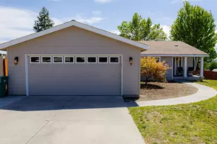 2116 Ashley Ct, Klamath Falls, OR 97603 - Photo 1