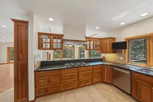 637 NW Silver Buckle Rd, Bend, OR 97703 - Photo 17